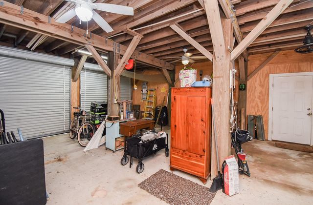 16 Peggy Street E, Palacios, TX 77465