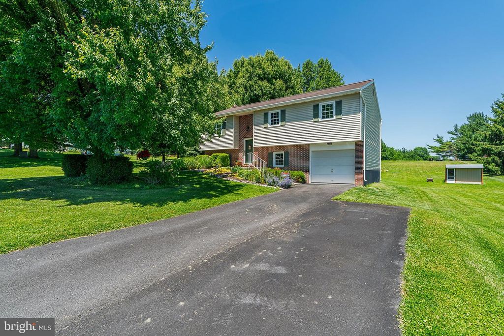 316 SNAVELY MILL RD, Lititz, PA 17543