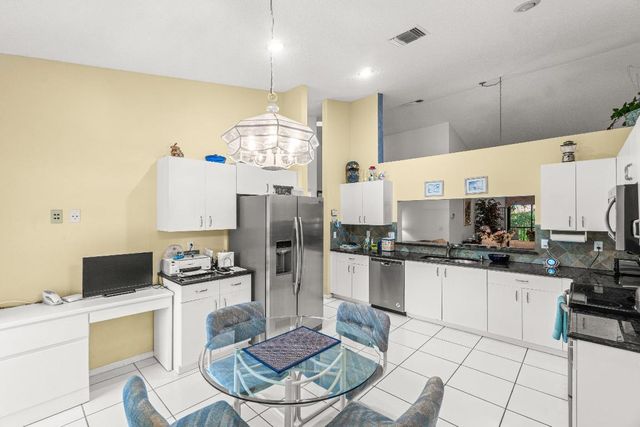 9632 Sills Drive E 203, Boynton Beach, FL 33437