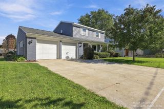 2016 Edgewood Avenue SE, Grand Rapids, MI 49546