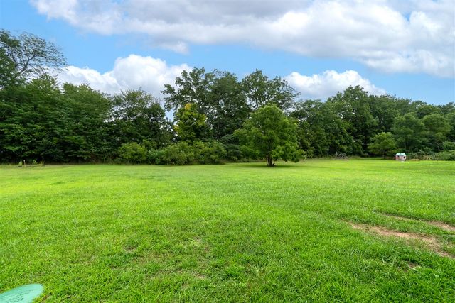 58705 Pond View Lane, Three Rivers, MI 49093