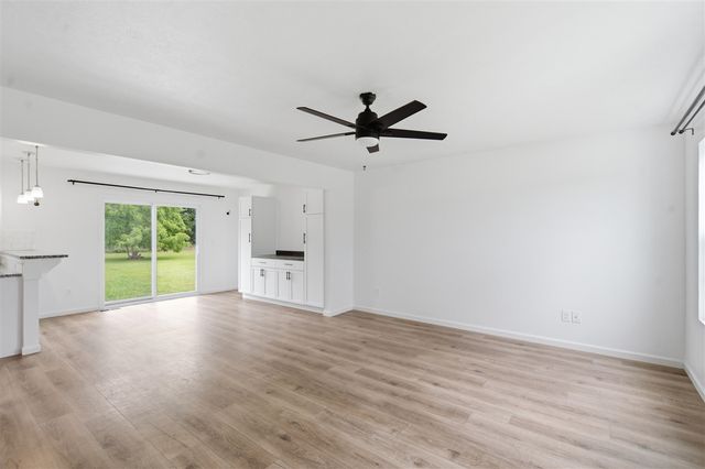 58705 Pond View Lane, Three Rivers, MI 49093