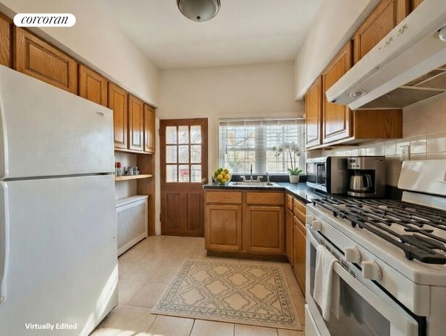 104 MINNA Street, New York City, NY 11218