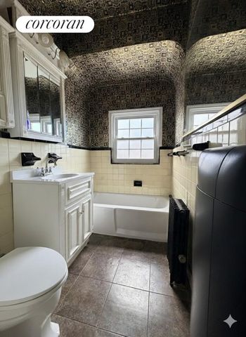 104 MINNA Street, New York City, NY 11218