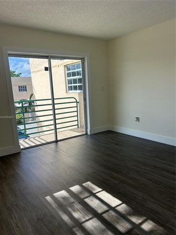 11880 SW 19th Terrace 113, Miami, FL 33175