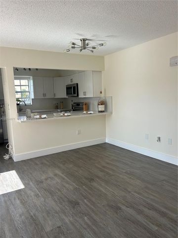11880 SW 19th Terrace 113, Miami, FL 33175