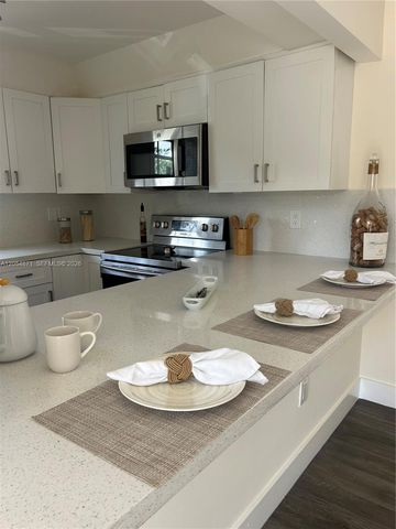 11880 SW 19th Terrace 113, Miami, FL 33175