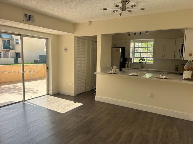 11880 SW 19th Terrace 113, Miami, FL 33175