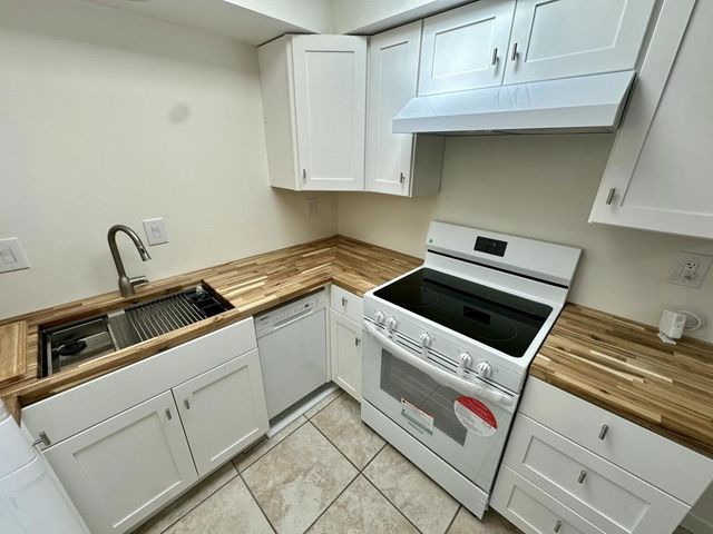 1400 Sunflower Circle S, Palm Springs, CA 92262