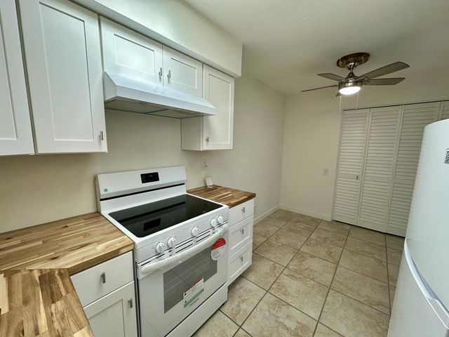 1400 Sunflower Circle S, Palm Springs, CA 92262