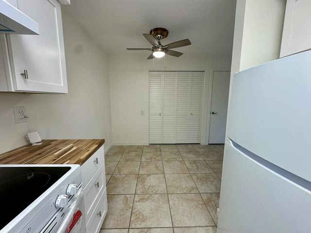 1400 Sunflower Circle S, Palm Springs, CA 92262