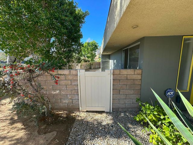 1400 Sunflower Circle S, Palm Springs, CA 92262
