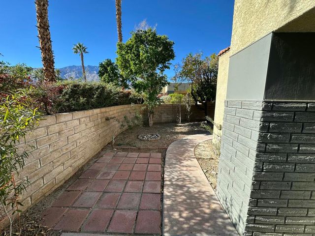 1400 Sunflower Circle S, Palm Springs, CA 92262