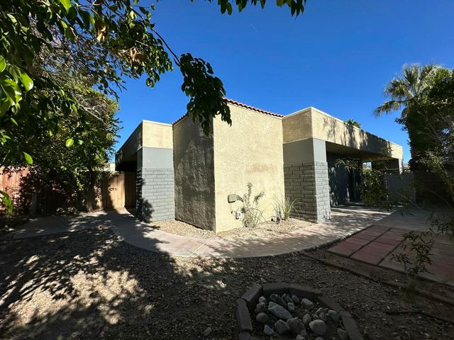 1400 Sunflower Circle S, Palm Springs, CA 92262