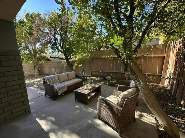 1400 Sunflower Circle S, Palm Springs, CA 92262