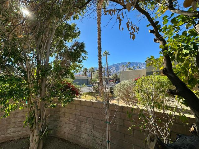 1400 Sunflower Circle S, Palm Springs, CA 92262