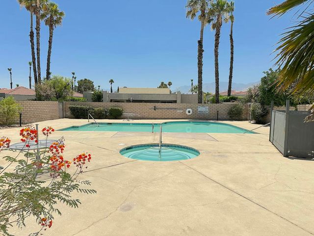 1400 Sunflower Circle S, Palm Springs, CA 92262