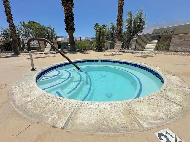 1400 Sunflower Circle S, Palm Springs, CA 92262