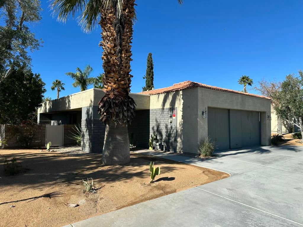 1400 Sunflower Circle S, Palm Springs, CA 92262