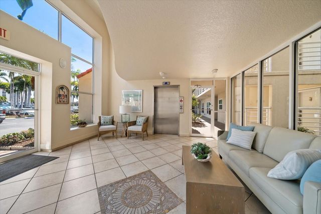 6083 BAHIA DEL MAR CIRCLE 358, St Petersburg, FL 33715