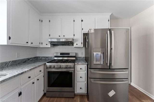 159 Highwood CIR, Newport News, VA 23608