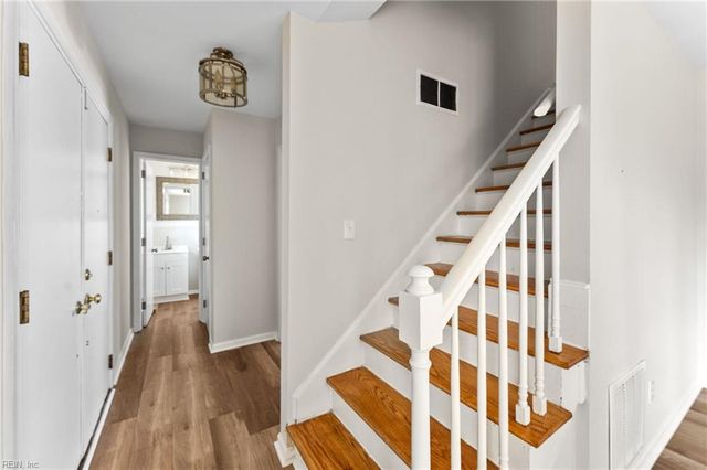 159 Highwood CIR, Newport News, VA 23608