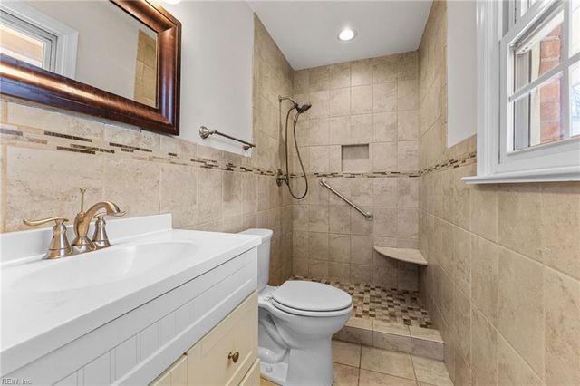 159 Highwood CIR, Newport News, VA 23608