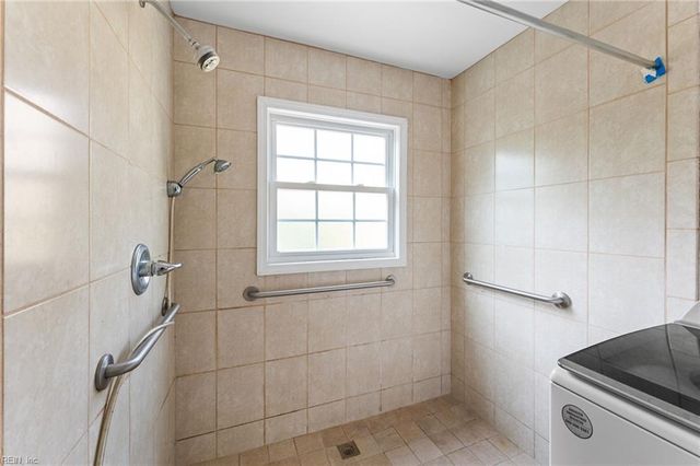 159 Highwood CIR, Newport News, VA 23608