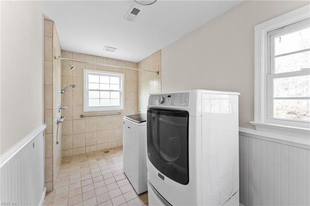 159 Highwood CIR, Newport News, VA 23608