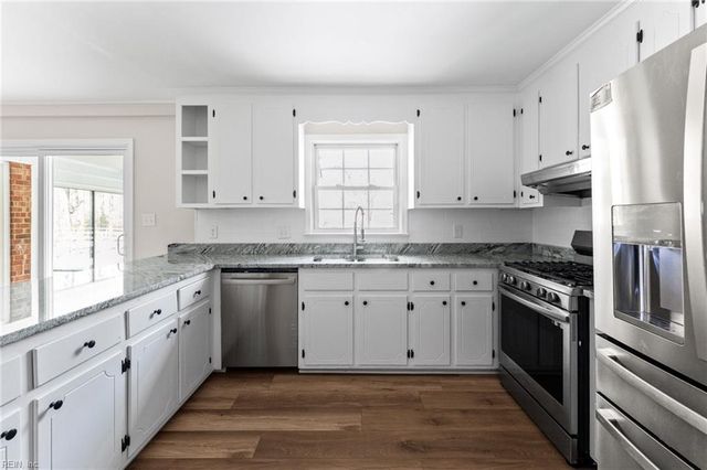 159 Highwood CIR, Newport News, VA 23608