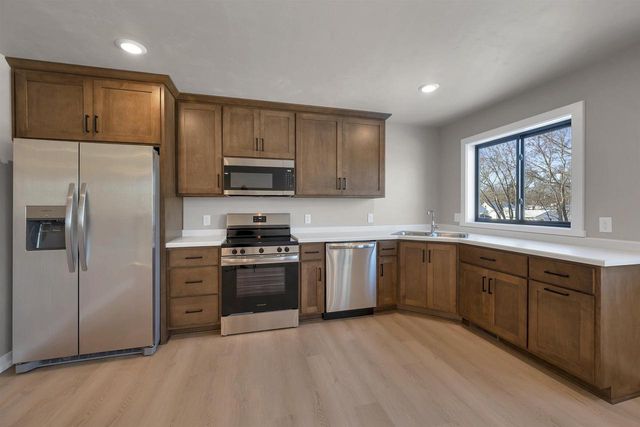 1230 GOODELL STREET, Green Bay, WI 54301