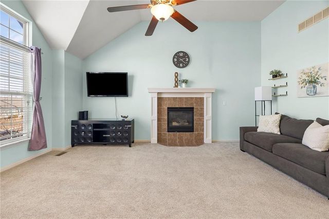 559 E Apache Street, Gardner, KS 66030