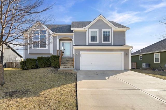 559 E Apache Street, Gardner, KS 66030