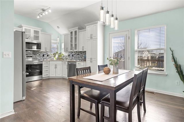 559 E Apache Street, Gardner, KS 66030