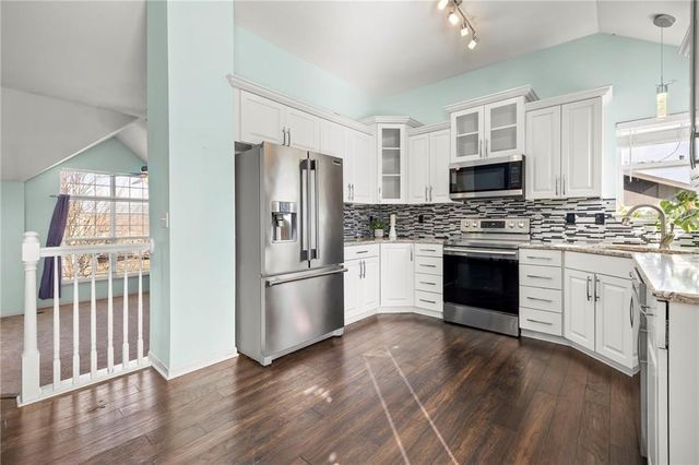 559 E Apache Street, Gardner, KS 66030