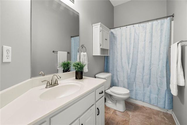 559 E Apache Street, Gardner, KS 66030