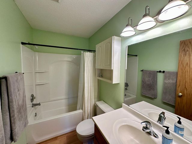 6933 Sumac Court, Centerville, MN 55038