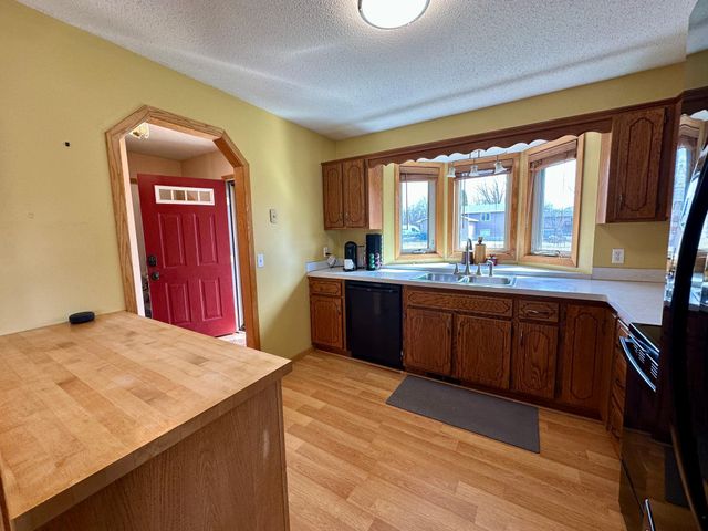 6933 Sumac Court, Centerville, MN 55038