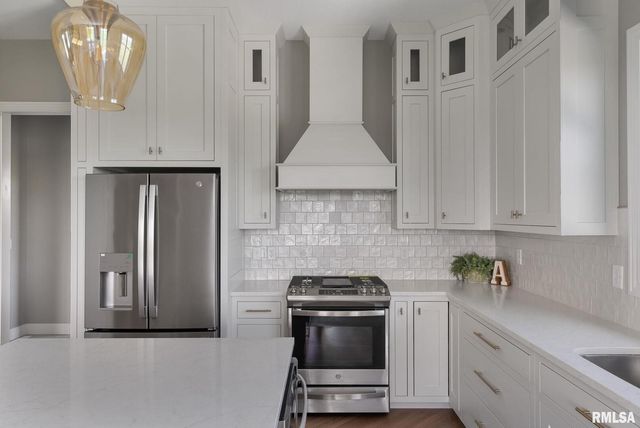 6654 Meghan Avenue, Bettendorf, IA 52722