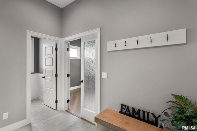 6654 Meghan Avenue, Bettendorf, IA 52722