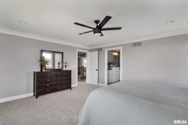 6654 Meghan Avenue, Bettendorf, IA 52722