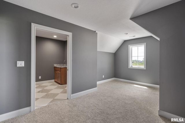 6654 Meghan Avenue, Bettendorf, IA 52722