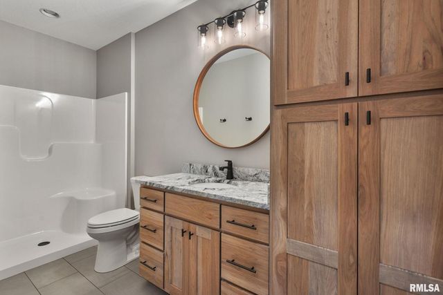 6654 Meghan Avenue, Bettendorf, IA 52722