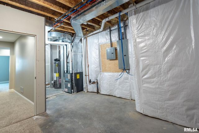 6654 Meghan Avenue, Bettendorf, IA 52722