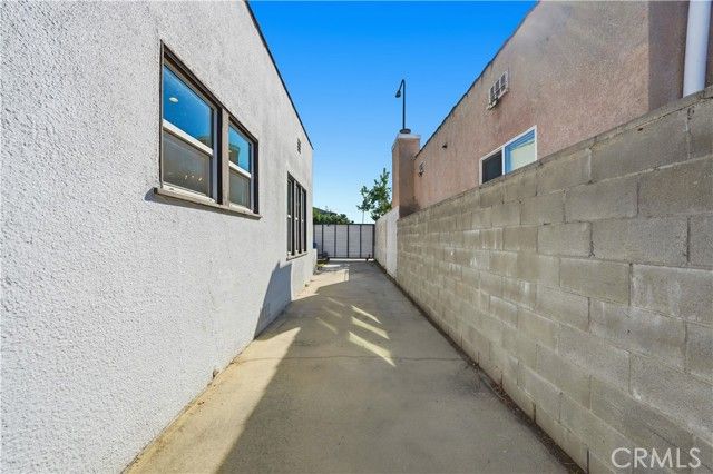 2805 S La Brea Avenue, Los Angeles, CA 90016