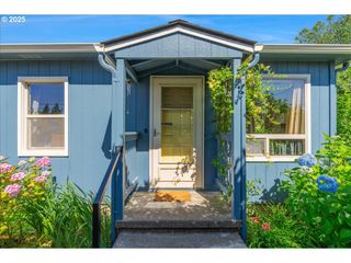432 Sw CEDARWOOD Ave, Mc Minnville, OR 97128