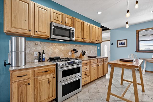 6052 CR 157, Iola, TX 77861