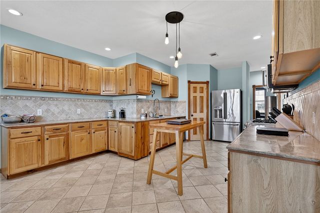 6052 CR 157, Iola, TX 77861