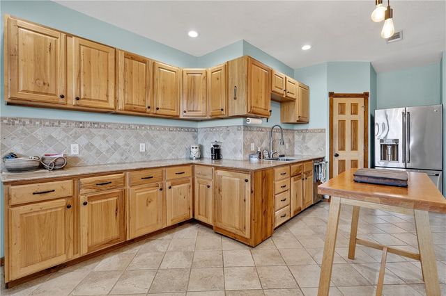 6052 CR 157, Iola, TX 77861