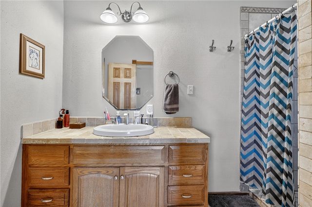 6052 CR 157, Iola, TX 77861